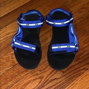 PINk Velcro sandles 💙💙💙